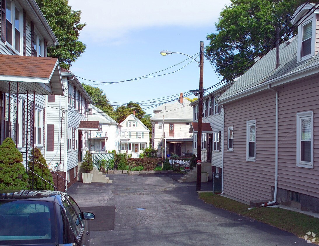 Foto del edificio - 10-20 Remington Ct