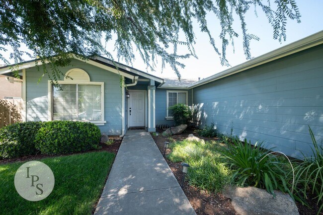 Building Photo - Fresno Sunnyside Home, 4BR/2BA, Built 1992...