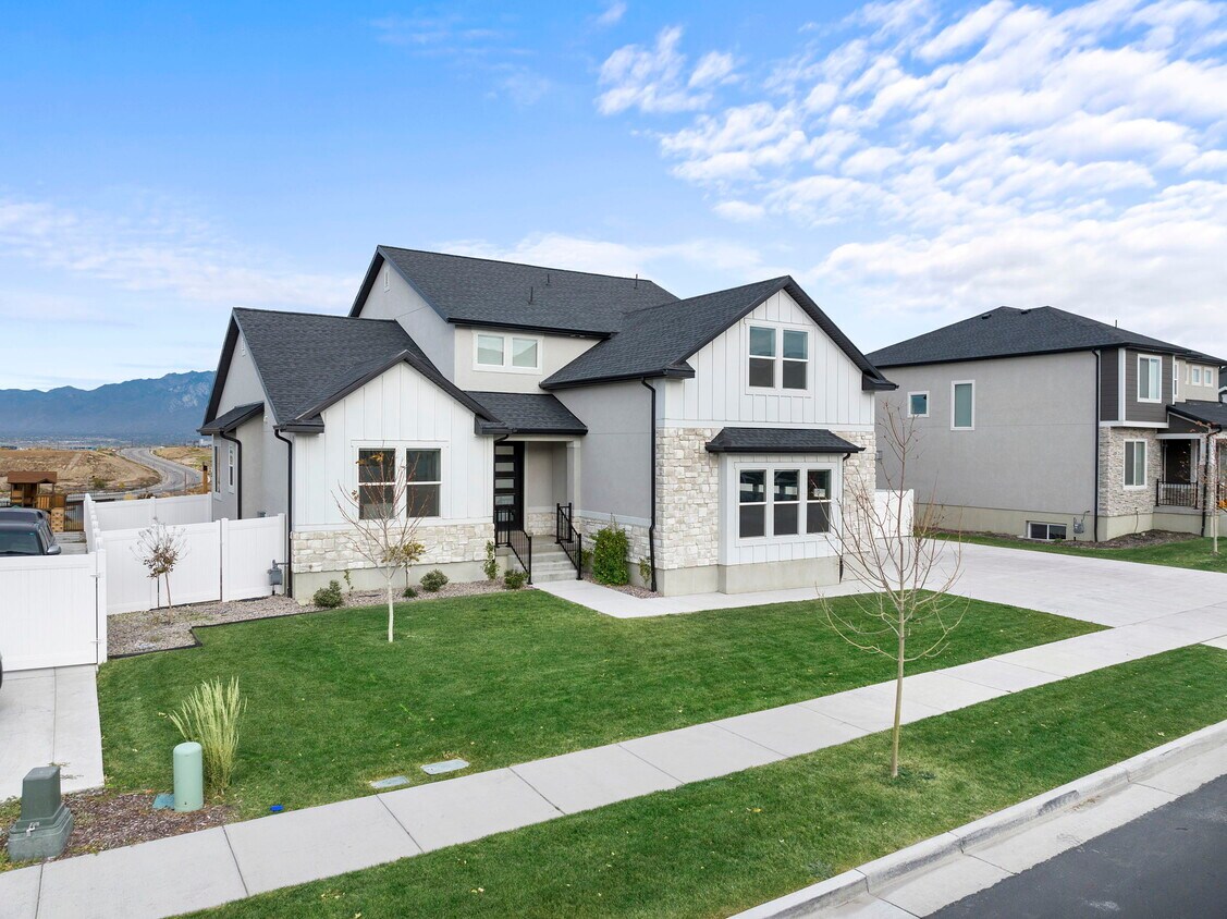 Foto principal - 16037 S Coupler Ln