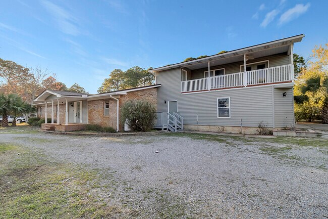 Building Photo - 300 Wildwood St