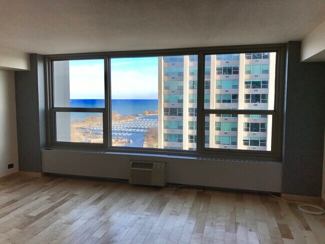 Foto del edificio - 3600 N Lake Shore Dr