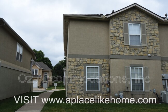 Building Photo - 1151 N Mart-way Dr