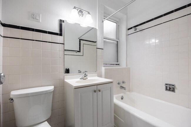 Foto del edificio - 1251 W Rosemont Ave