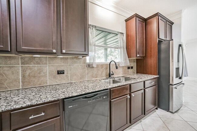 Building Photo - 3077 Dee's Cir