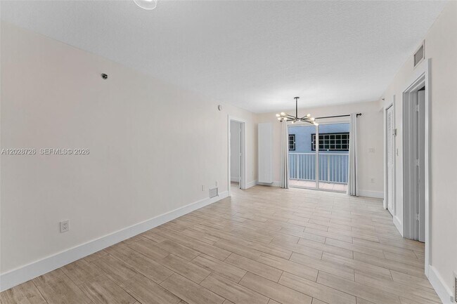 Foto del edificio - 2415 NW 16th St Rd