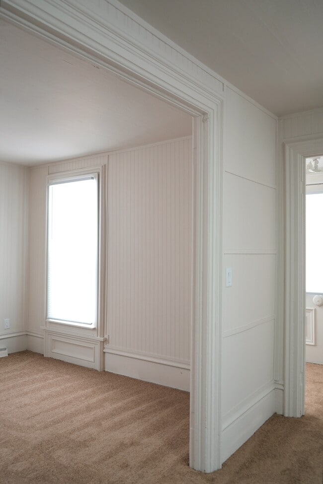 Building Photo - 511 S 2nd St