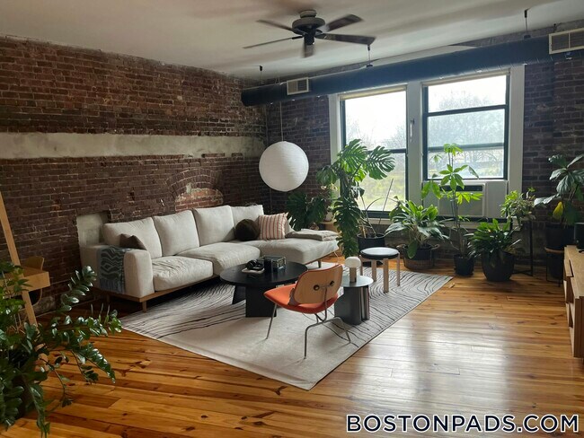 Foto del edificio - 600 Columbia Rd