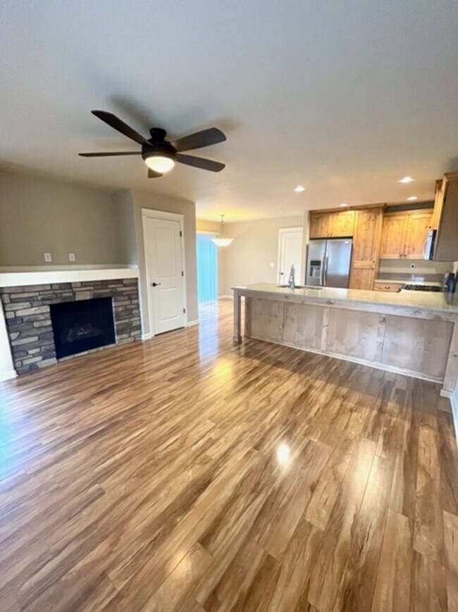 Building Photo - Beautiful home in NE Bend!