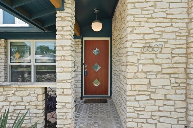 Building Photo - 8507 Spearman Dr