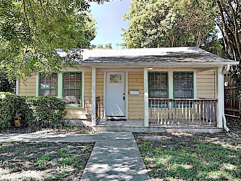 Primary Photo - 711 E 50th St