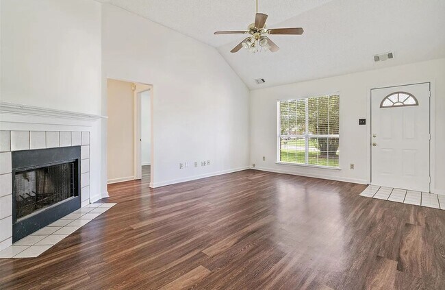Foto del edificio - Charming 3 bedroom 2 bath home in Oakland