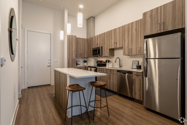 1BR, 1BA - 695SF - Heritage Plaza
