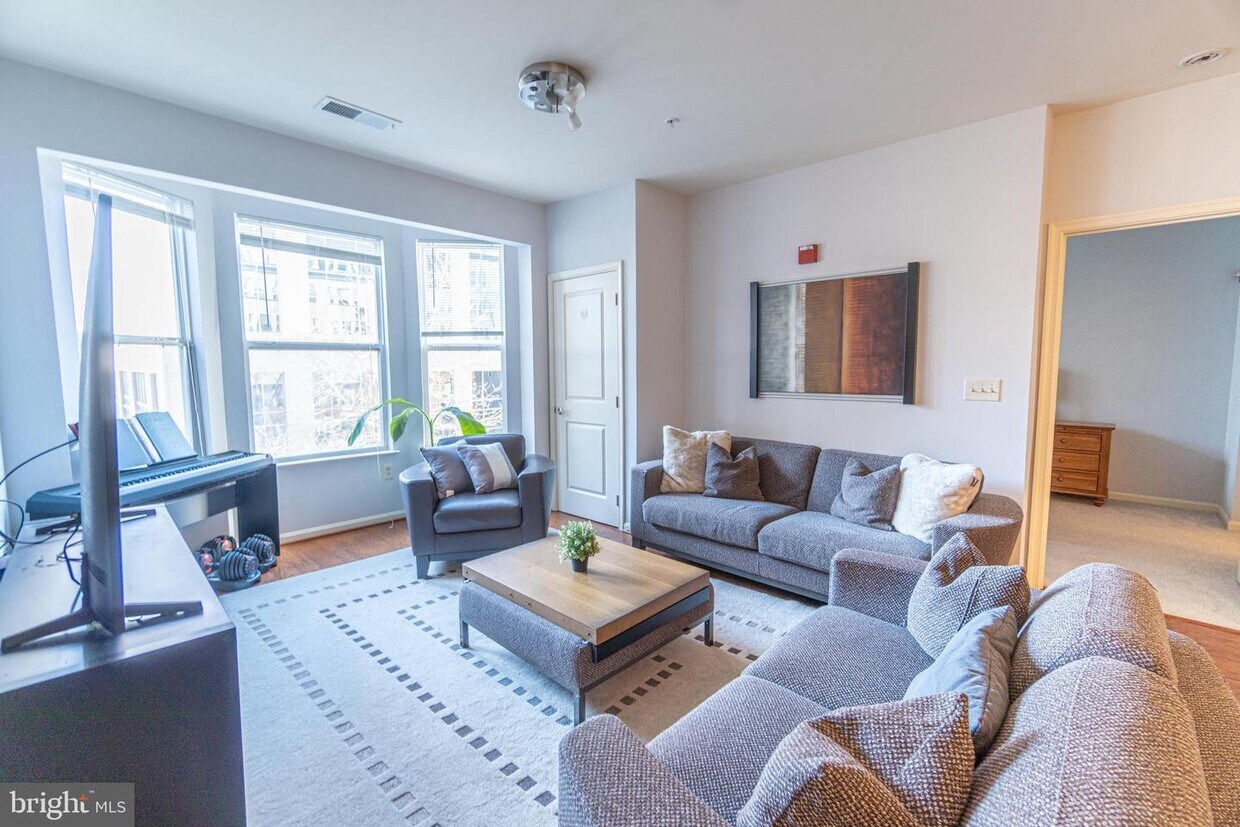 2665 Prosperity Ave Unit 235, Fairfax, VA 22031 Room for Rent in