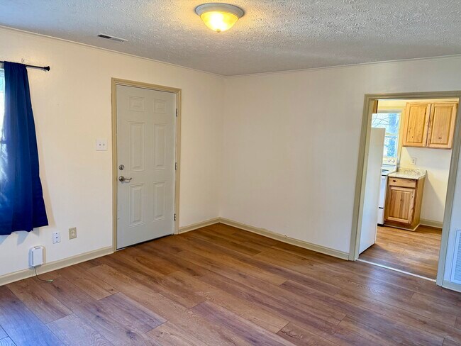 Foto del edificio - 526 Old Stage Rd