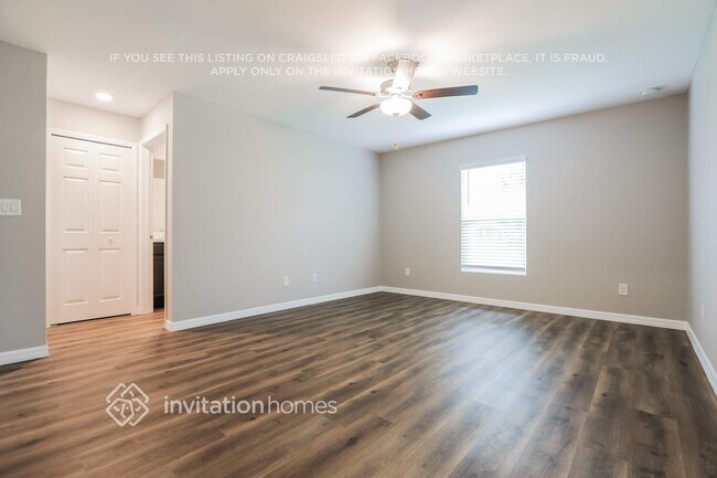 Building Photo - 23165 Lindale Ave