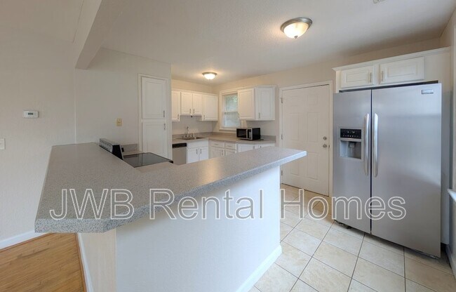 Foto del edificio - 1377 Ingleside Ave