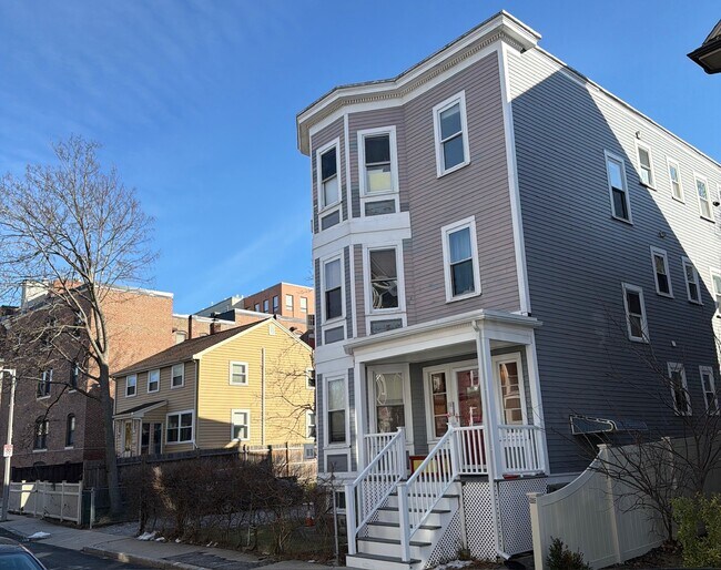 Building Photo - 21 Haverford Street