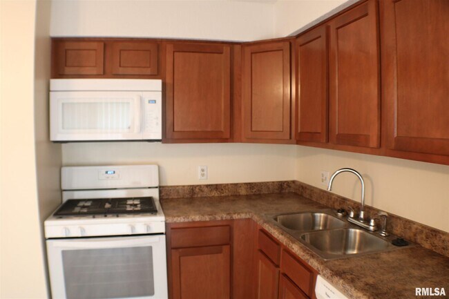 Building Photo - 23 Sundowner Ln