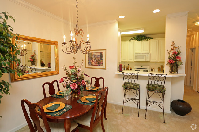 Dining Room - Morgan Manor