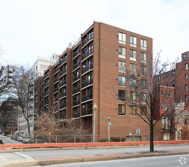 Primary Photo - 1001 26th St NW