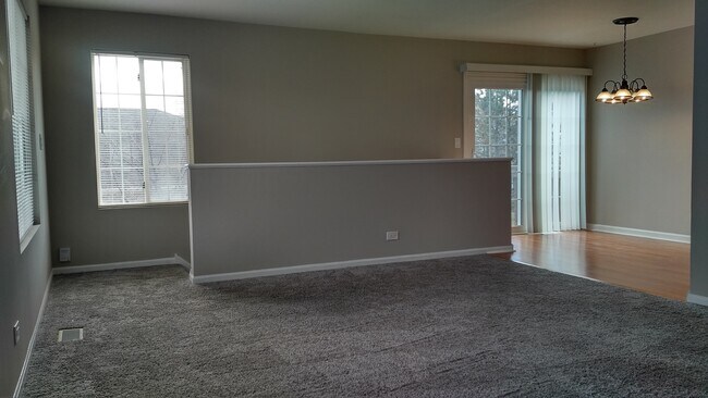 Building Photo - 1337 Lowell Dr