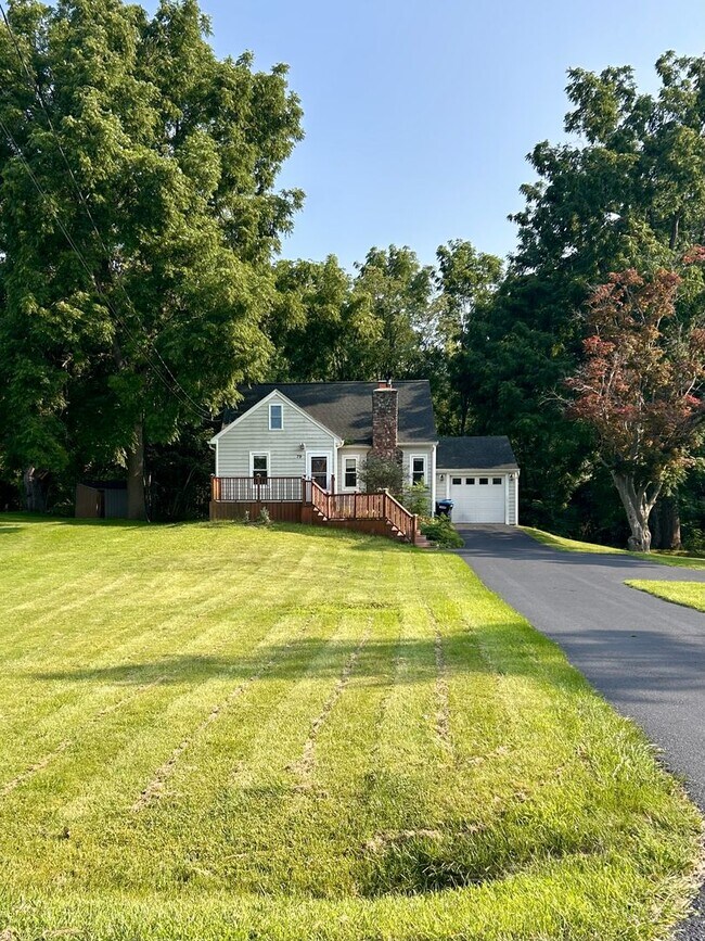 Building Photo - 79 River Meadow Dr