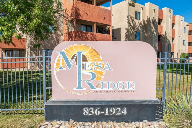 Alternar - Mesa Ridge Apartments