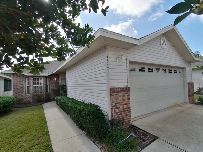 Building Photo - 4847 NW 78th Rd