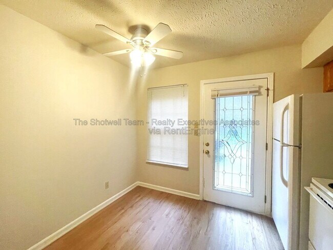 Building Photo - 1443 Schoolcraft Way