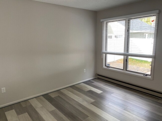 Building Photo - 227 Avenue F