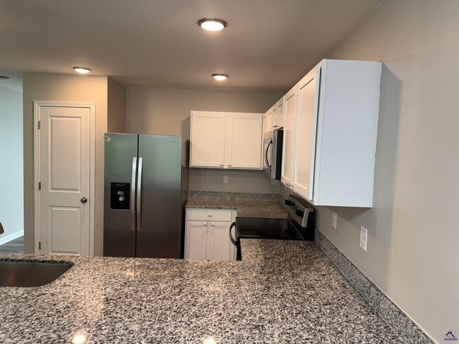 Building Photo - 186 Price Ml Trl
