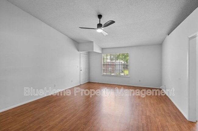 Building Photo - 5461 Lake Margaret Dr
