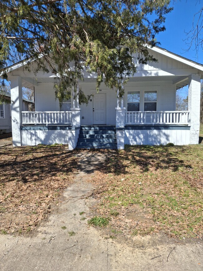 Building Photo - 1220 Alabama Ave SW