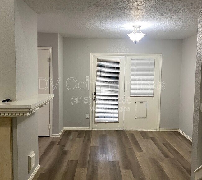 Building Photo - 5907 Cinnamon Creek Cir