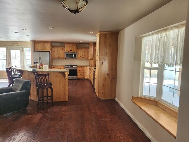 Building Photo - 6855 Ranchita Oaks Pl