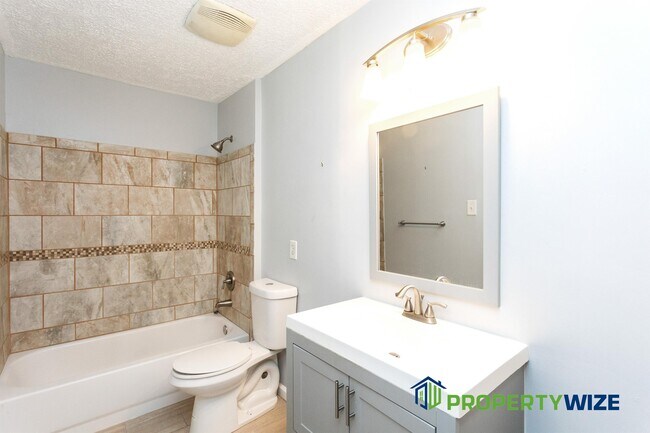 Building Photo - 10 Blackfoot Ct