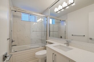 Building Photo - 16756 16A Av