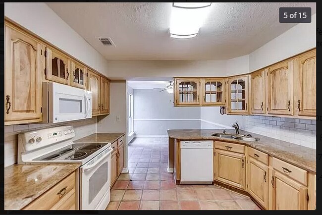 Building Photo - 2906 Canis Cir