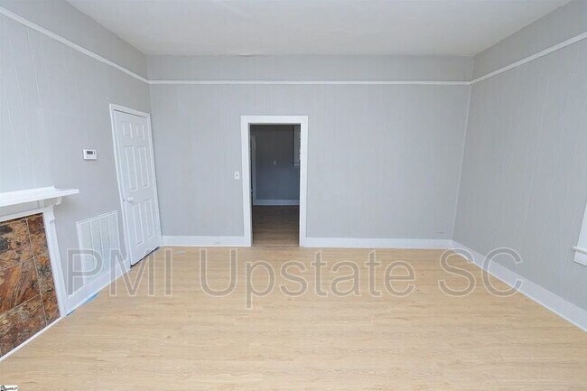 Building Photo - 516 Hudgens St