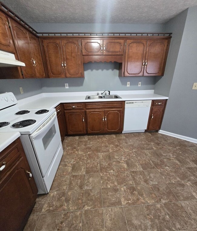 Foto del edificio - 5378 Whisperwood Ct
