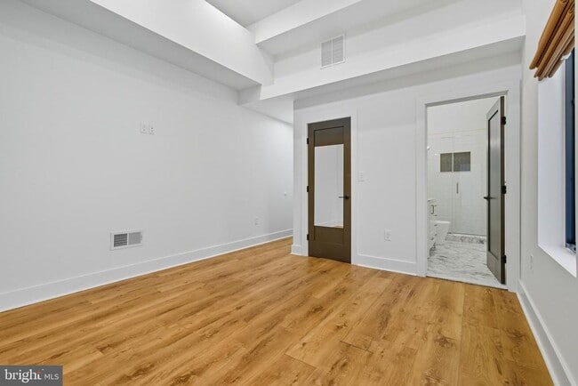 Foto del edificio - 3531 Claremont St