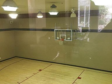 Cancha de baloncesto cubierta - 9480 Virginia Center Blvd