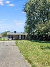 Building Photo - 107 Bain Rd