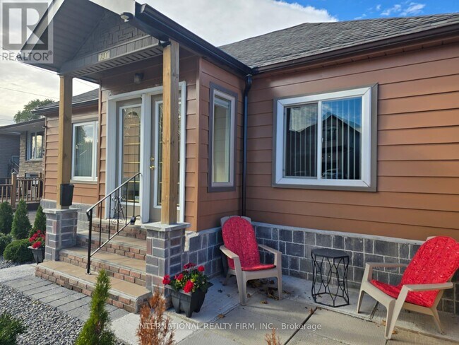 Photo du bâtiment - 731 Knox Ave