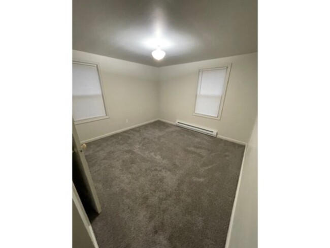 Building Photo - Large updated one-level one bedroom duplex...