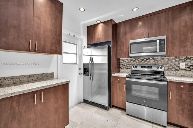 Foto del edificio - 5790 Stirling Rd