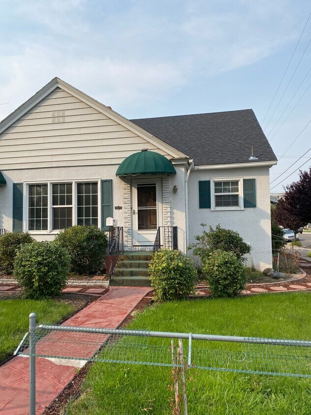 Primary Photo - 707-709 S 5th Ave