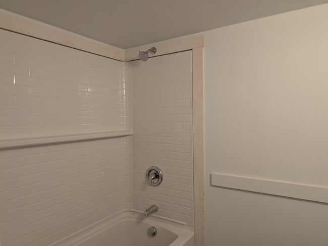 Building Photo - 315 US-5