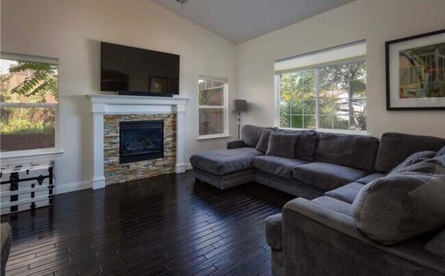 Foto del edificio - 3 br, 2.5 bath House - 142 Via Camelia