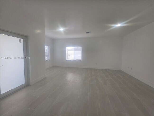 Foto del edificio - 21210 SW 119th Ave